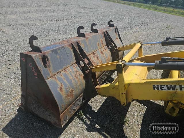 Image of New Holland LB75B equipment image 3