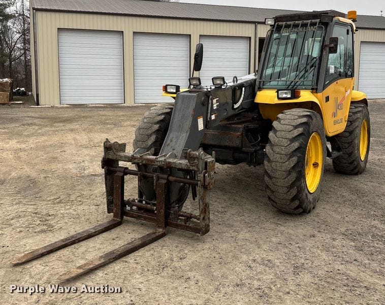 2003 New Holland LM430 Equipment Image0