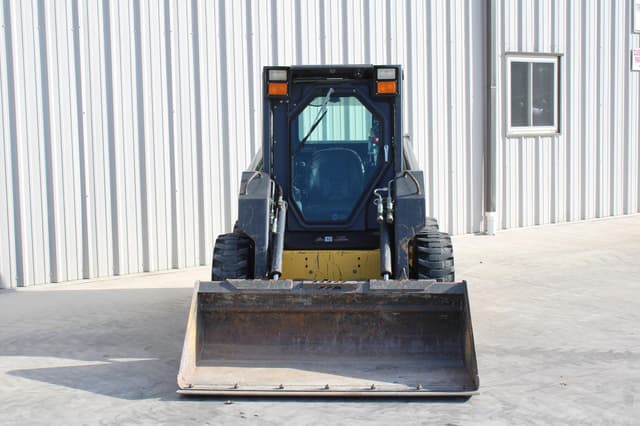 Image of New Holland LS170 equipment image 2