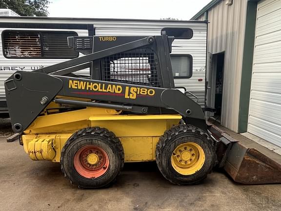 Image of New Holland LS180 equipment image 2