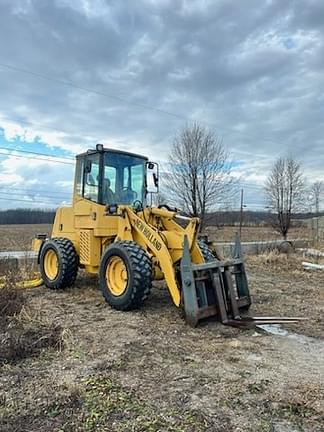 2003 New Holland LW90 Equipment Image0