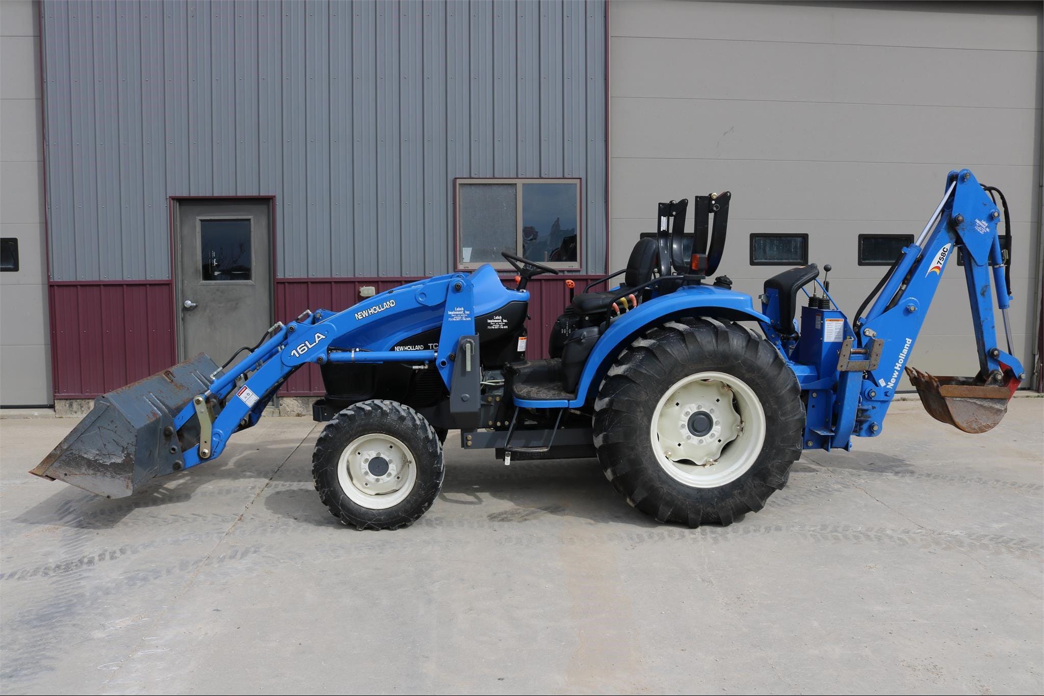 2003 New Holland TC35D Equipment Image0