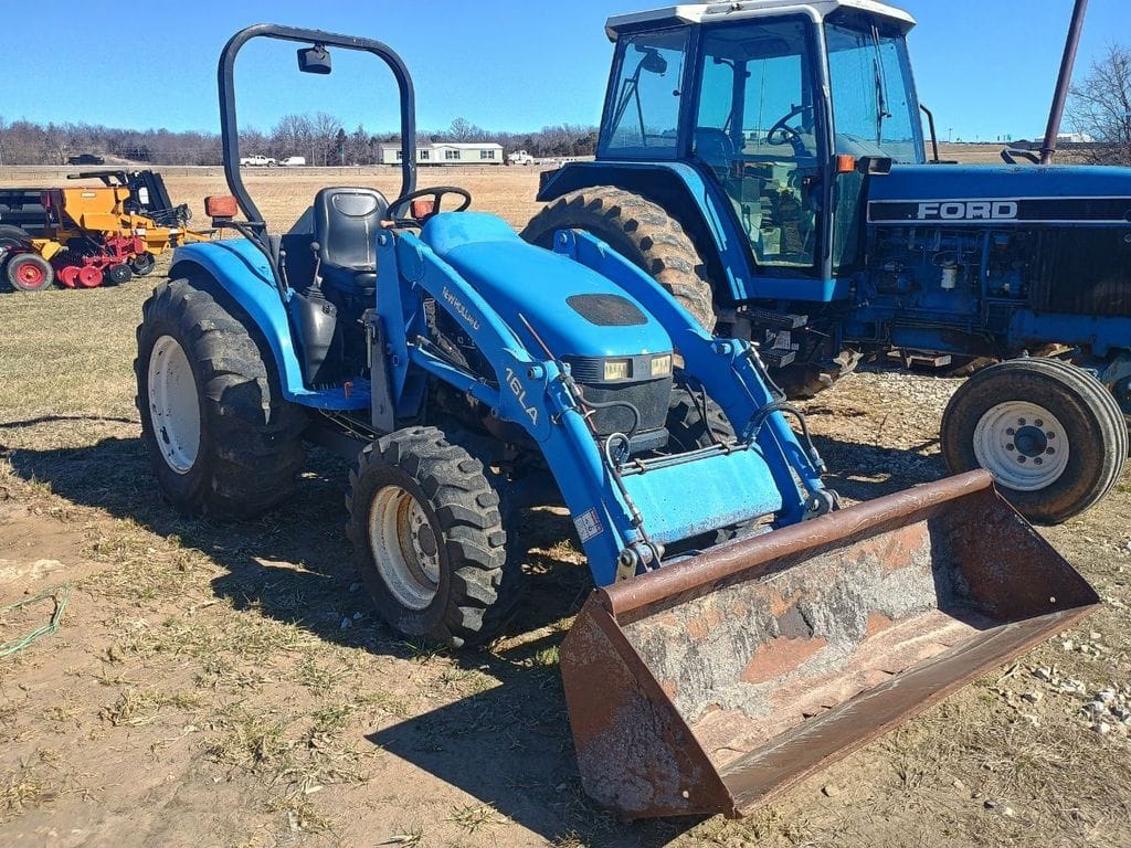 2003 New Holland TC35 Equipment Image0