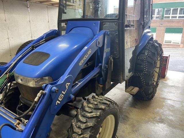 2003 New Holland TC40D Equipment Image0