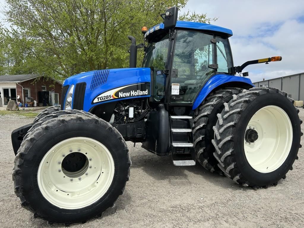 2003 New Holland TG285 Equipment Image0