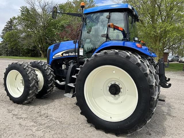 Image of New Holland TG285 equipment image 4