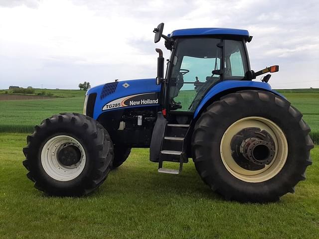 Image of New Holland TG285 equipment image 1