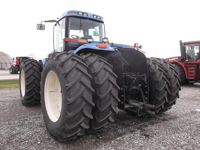 Image of New Holland TJ325 equipment image 4