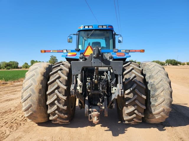 Image of New Holland TJ325 equipment image 3