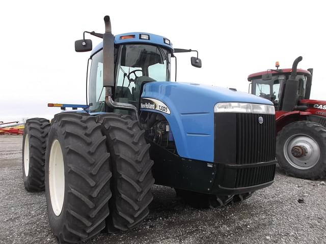 Image of New Holland TJ325 equipment image 1