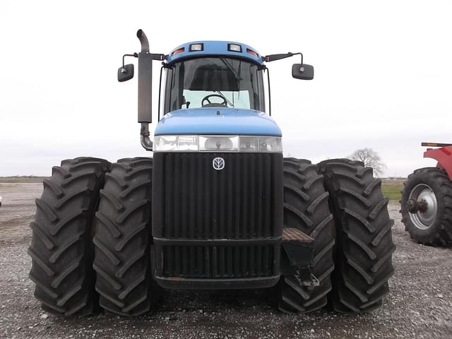 Image of New Holland TJ325 equipment image 2