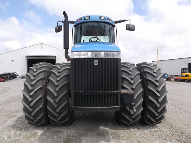 Image of New Holland TJ325 equipment image 1