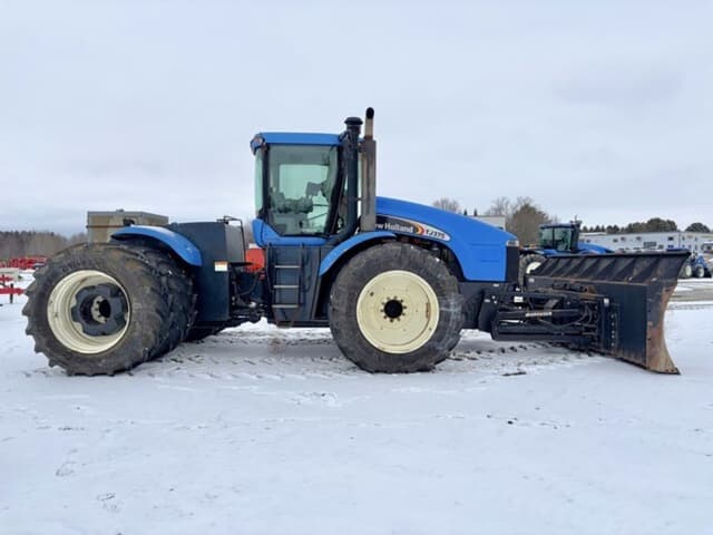 Image of New Holland TJ375 equipment image 2
