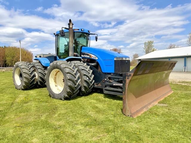 Image of New Holland TJ375 equipment image 1