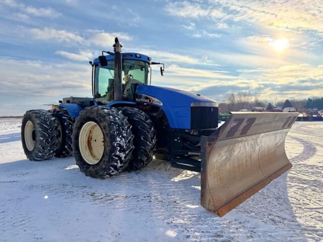 Image of New Holland TJ375 equipment image 1