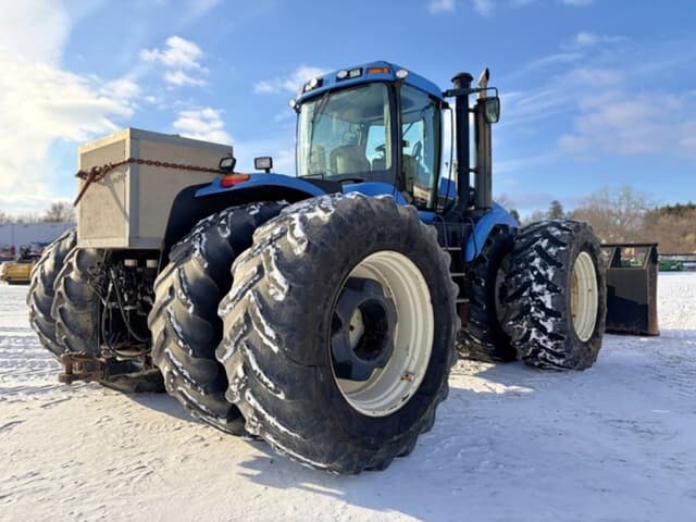 Image of New Holland TJ375 equipment image 4