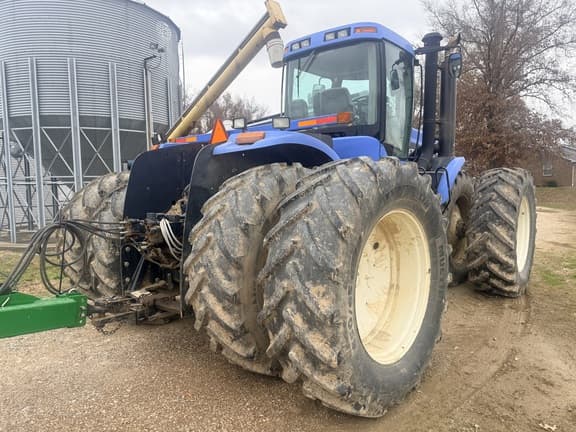 Image of New Holland TJ375 equipment image 2