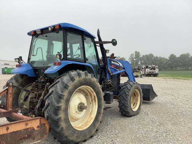 Image of New Holland TM130 equipment image 2