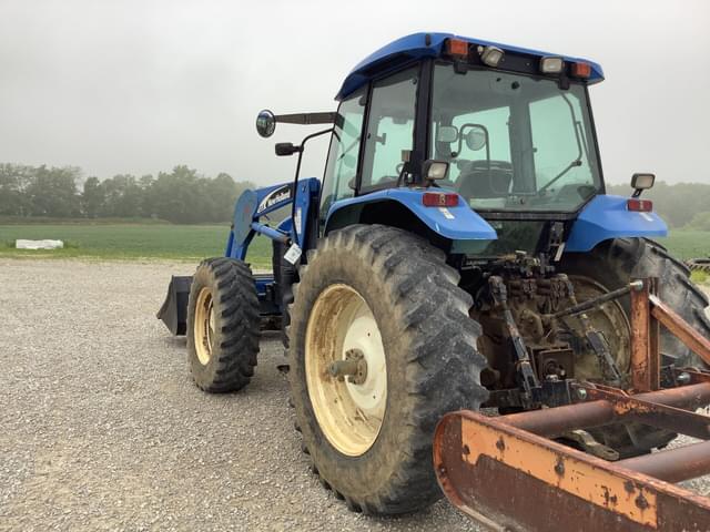 Image of New Holland TM130 equipment image 4