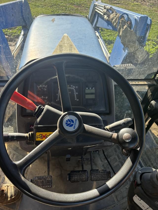 Image of New Holland TM130 equipment image 4