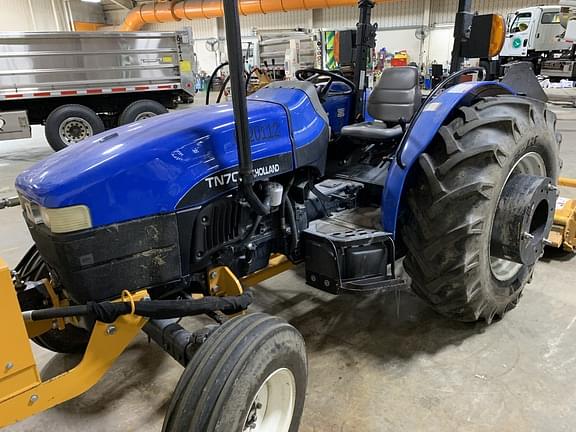 Image of New Holland TN70A equipment image 1