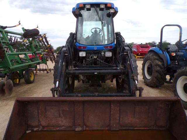 Image of New Holland TV145 equipment image 2