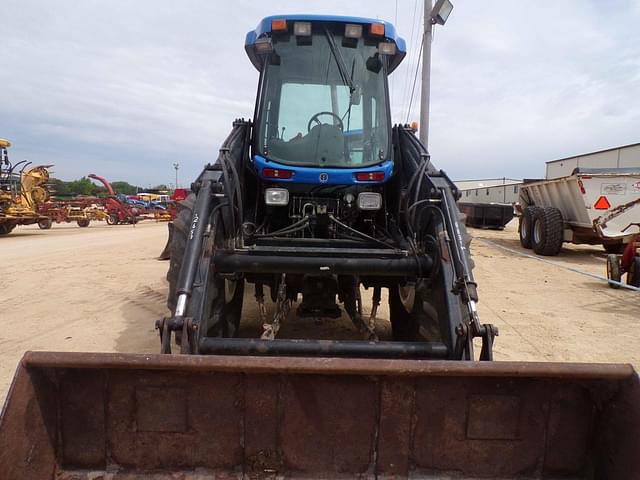 Image of New Holland TV145 equipment image 2