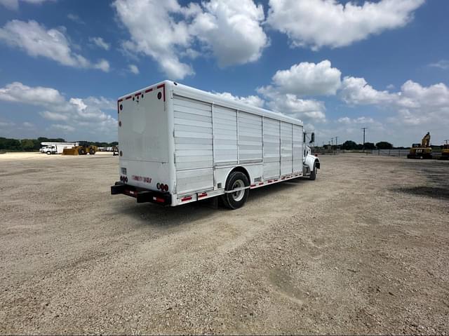 Image of Peterbilt 330 equipment image 4