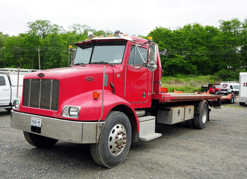 Image of Peterbilt 330 Primary image