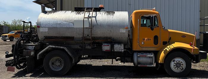 Image of Peterbilt 330 Primary image
