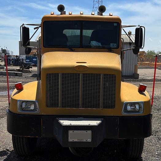 Image of Peterbilt 330 equipment image 1