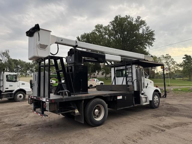 Image of Peterbilt 330 equipment image 4