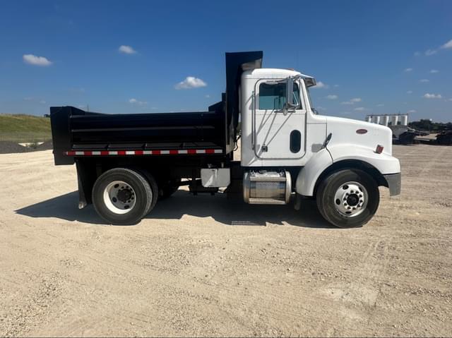 Image of Peterbilt 330 equipment image 2