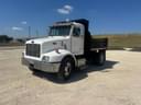 2003 Peterbilt 330 Image