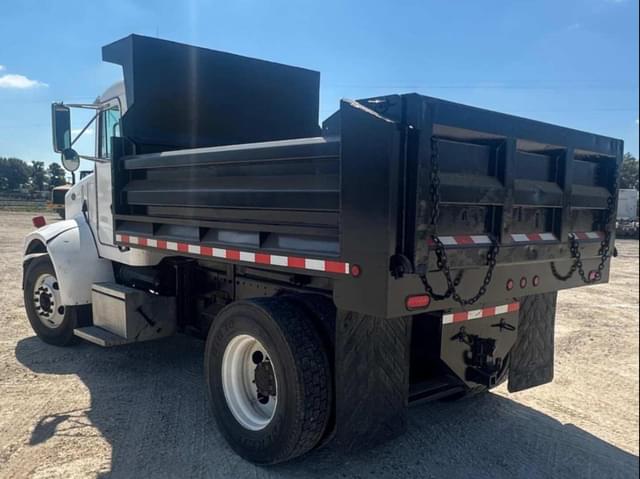 Image of Peterbilt 330 equipment image 4