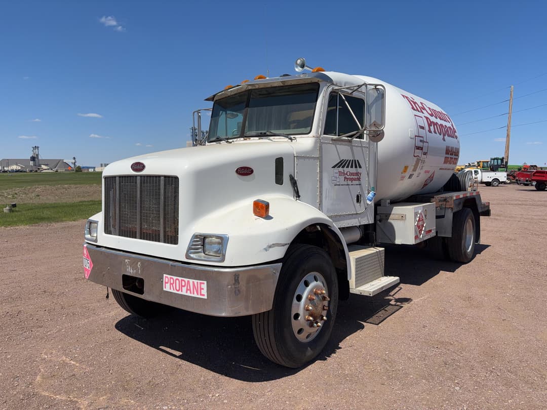 Image of Peterbilt 330 Primary image