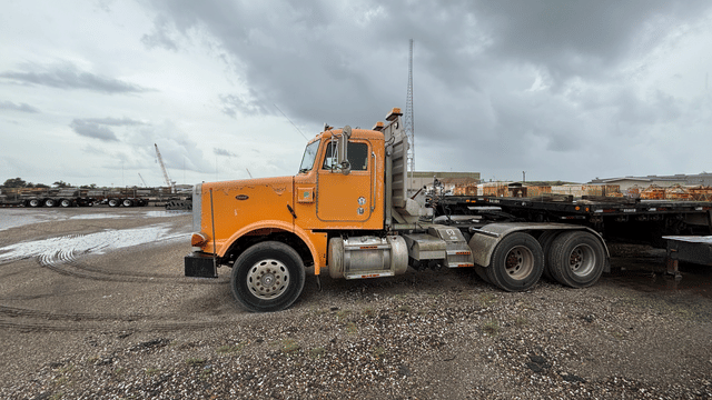 Image of Peterbilt 357 equipment image 1