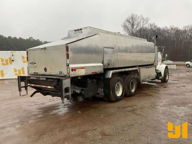 Image of Peterbilt 357 equipment image 4