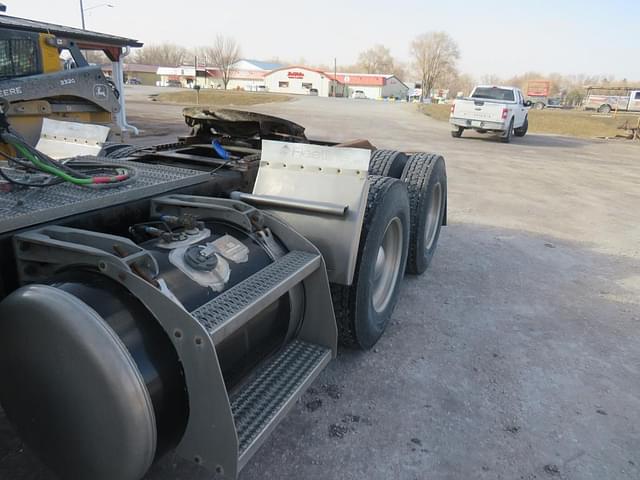 Image of Peterbilt 379 equipment image 3