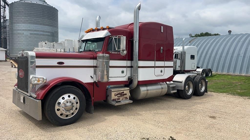 Image of Peterbilt 379EXHD Primary image