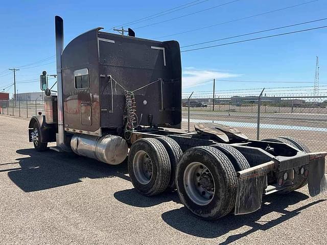 Image of Peterbilt 379 equipment image 4