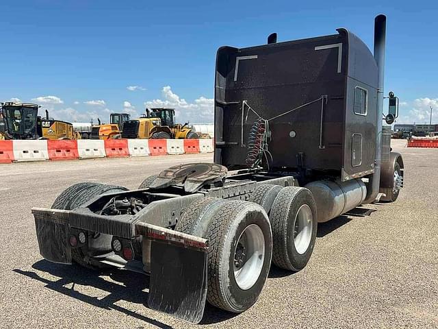 Image of Peterbilt 379 equipment image 3