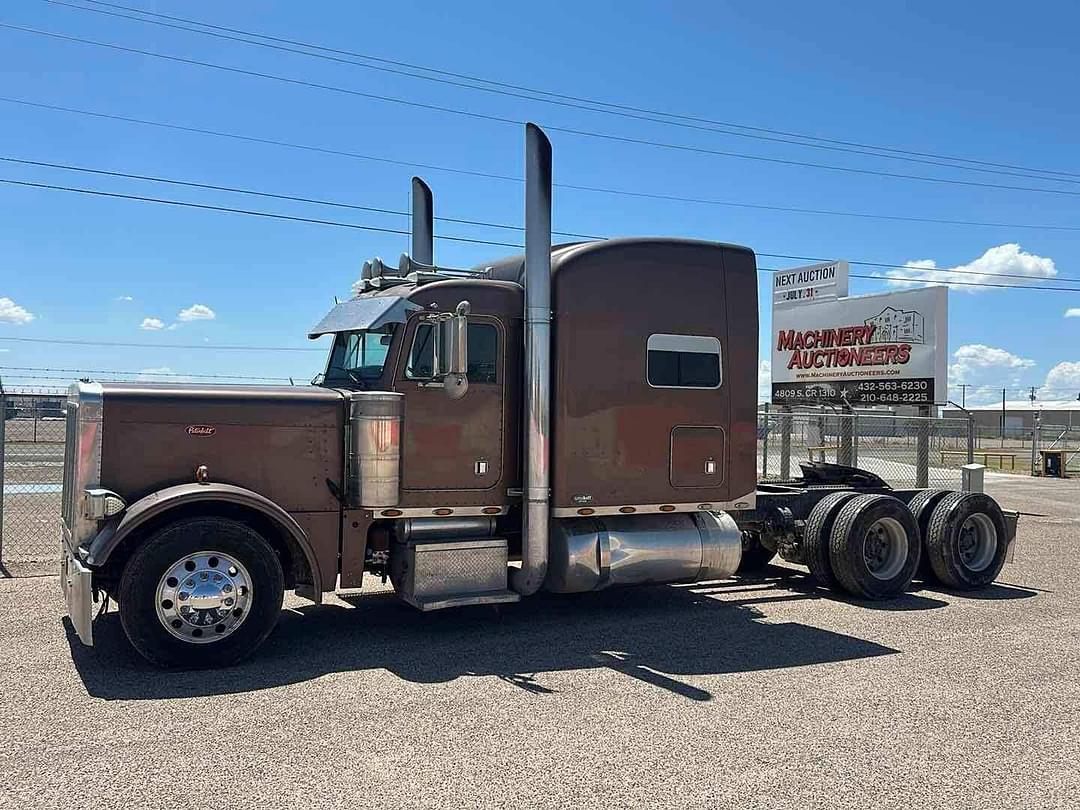 Image of Peterbilt 379 Primary image