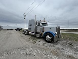 Main image Peterbilt 379