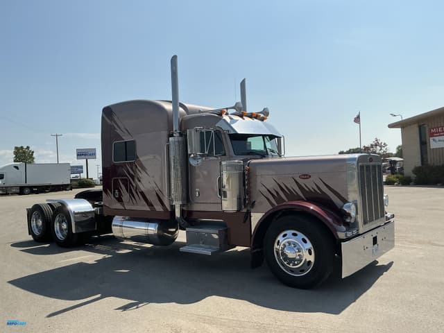 Image of Peterbilt 379 equipment image 1