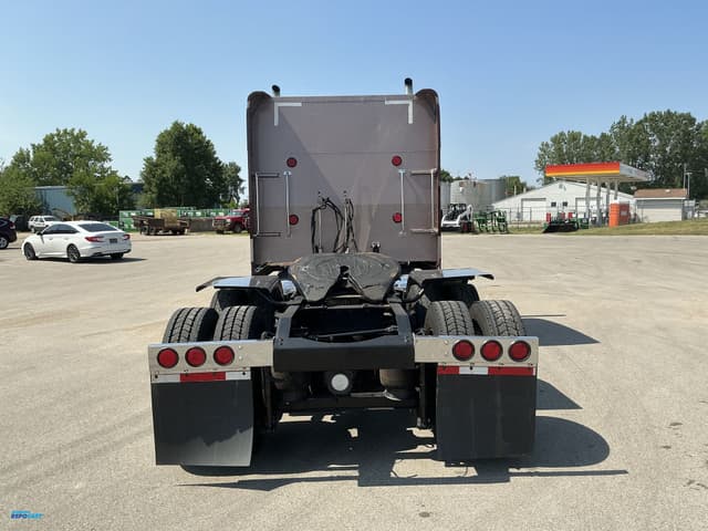Image of Peterbilt 379 equipment image 4