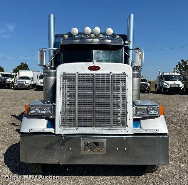 Image of Peterbilt 379 equipment image 1