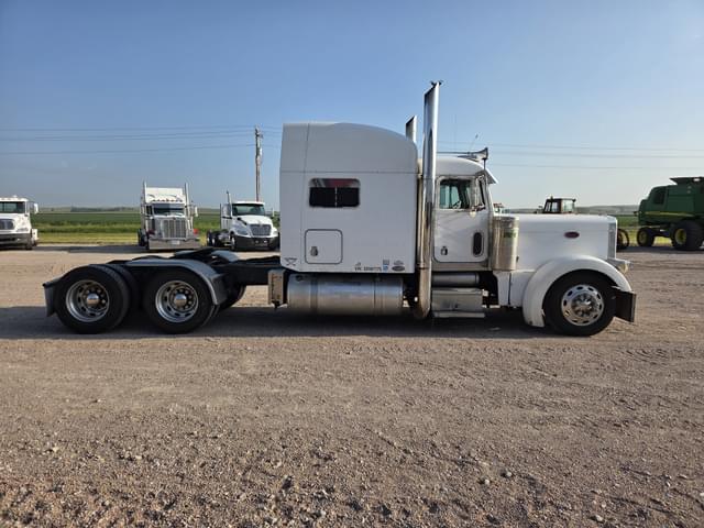 Image of Peterbilt 379 equipment image 2