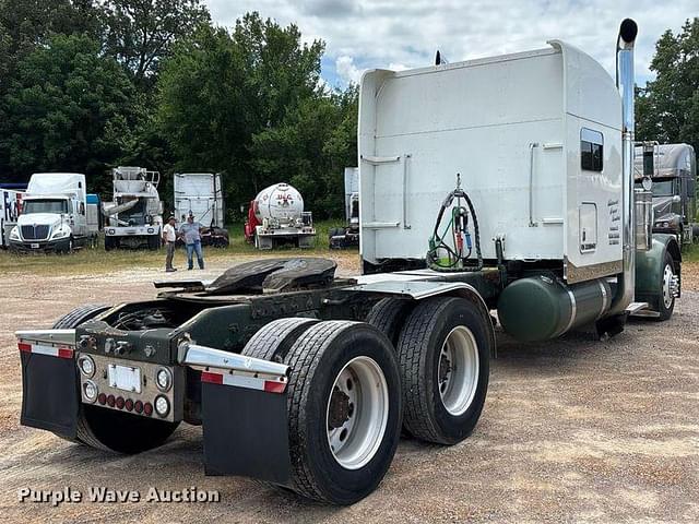 Image of Peterbilt 379 equipment image 4
