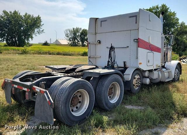 Image of Peterbilt 379 equipment image 4